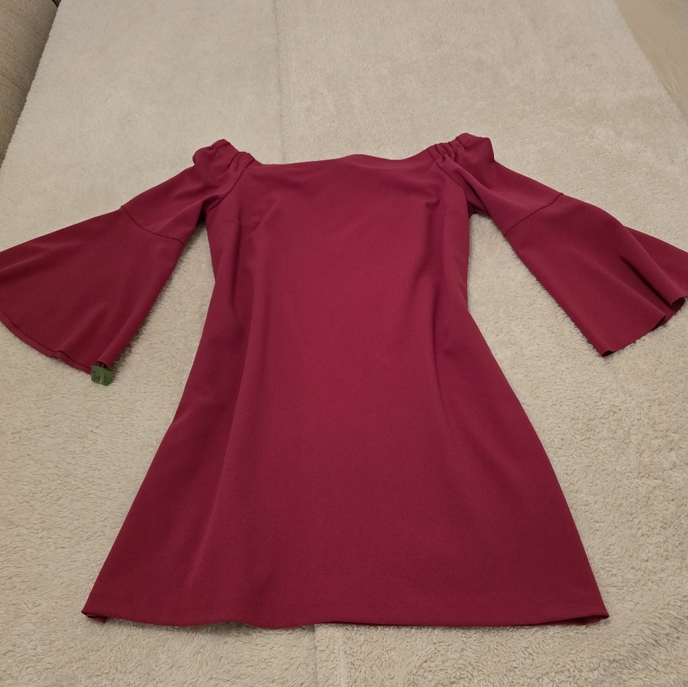 CeCe ff the shoulder fuchsia dress